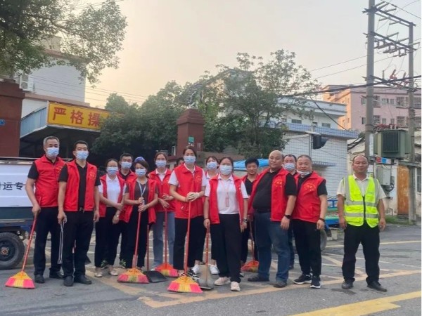太阳集团光电硅胶事业部--公益行（社区街道清扫）